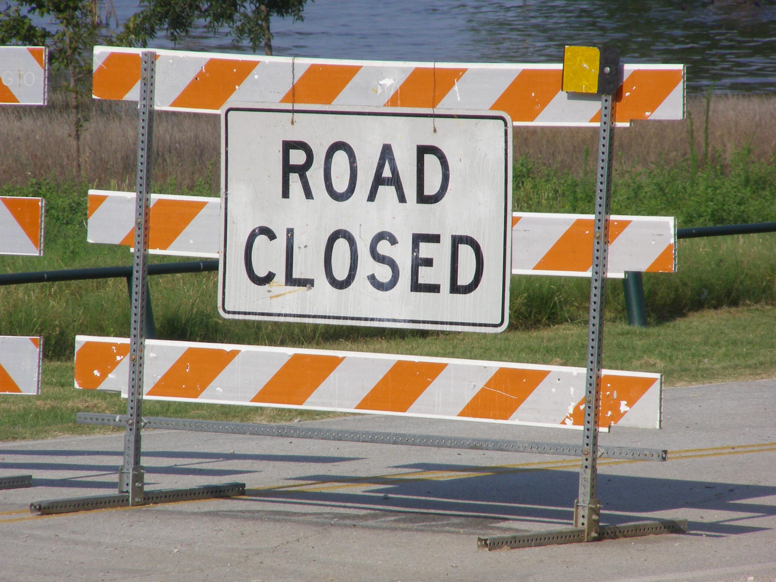 PXL_20240504_165906947 Image of 'Road Closed' construction sign